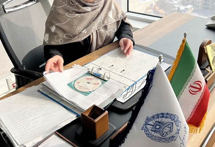  استفاده از وکلا متخصص با تحلیل دقیق اسناد
